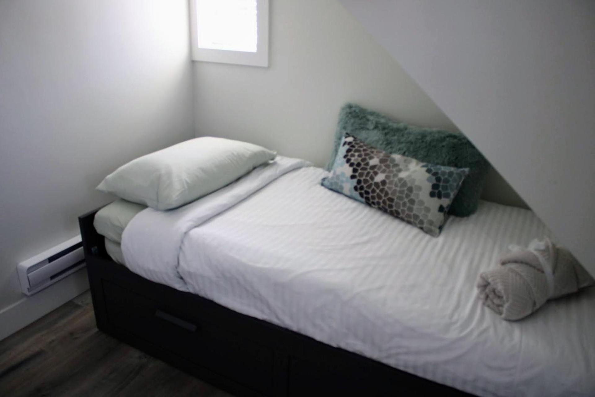 Casa de férias Bright And Cozy Modern In - To Yvr-downtown - Free Private Parking Vancouver