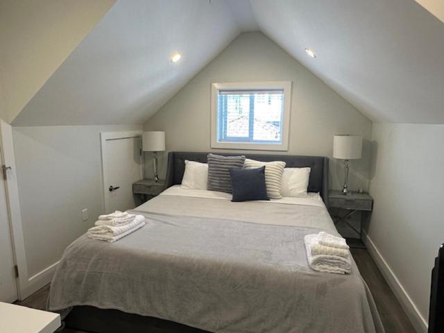 Casa de férias Bright And Cozy Modern In - To Yvr-downtown - Free Private Parking Vancouver